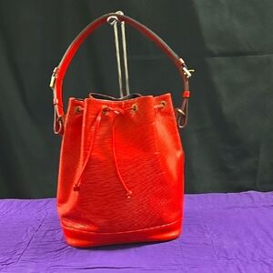 Authentic Louis Vuitton Noe Red Epi  Drawstring Shoulder Bag